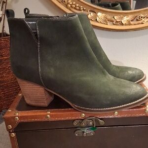 Blondo Norma Waterproof Dark Green Leather Ankle Boots